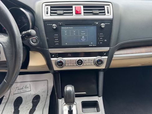 Used 2017 Subaru Outback 2.5i Limited AWD/4WD image 8