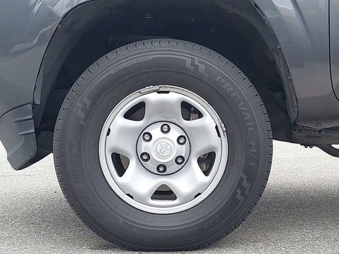 Used 2020 Toyota Tacoma SR5 RWD image 10