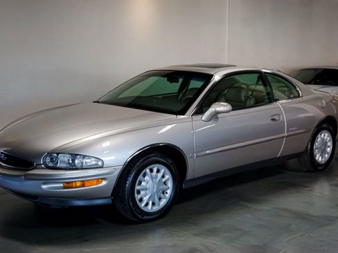 Used 1997 Buick Riviera Supercharged Coupe image 5