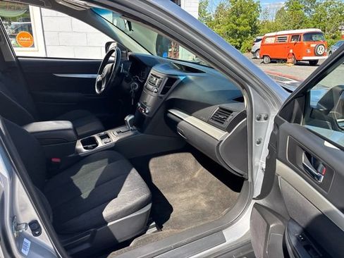 Used 2012 Subaru Outback 2.5i Premium AWD/4WD image 8