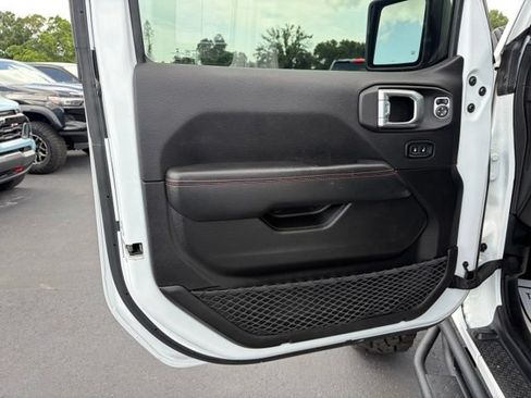 Used 2022 Jeep Gladiator Rubicon w/ LED Lighting Group AWD/4WD image 13