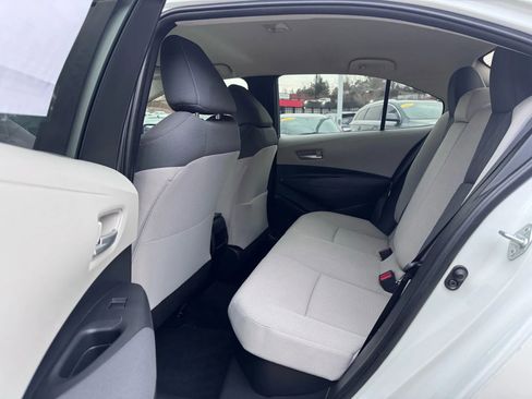 Used 2020 Toyota Corolla LE image 16