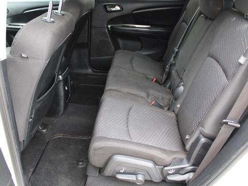 Used 2017 Dodge Journey SXT w/ Comfort/Convenience Group image 11