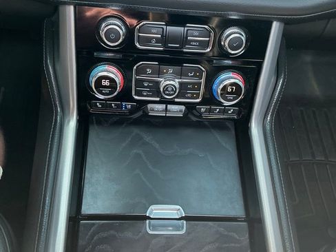 Used 2021 GMC Yukon XL Denali AWD/4WD image 26