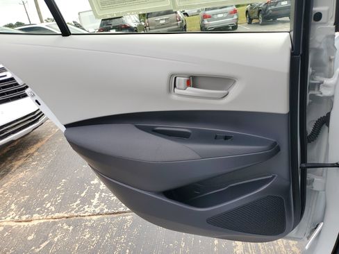 Used 2024 Toyota Corolla LE FWD image 13