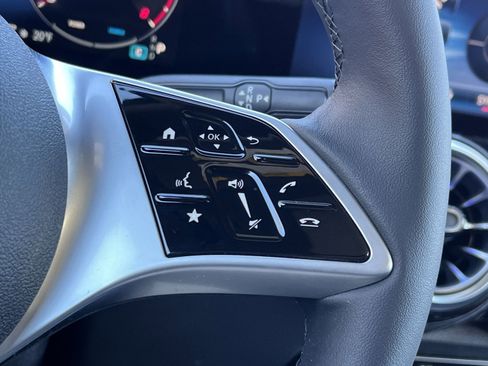 New 2026 Mercedes-Benz GLB 250 4MATIC image 29