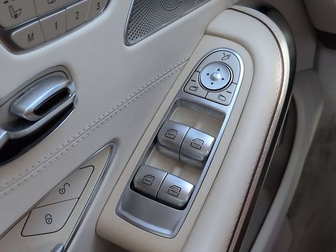 Used 2019 Mercedes-Benz S 560 Cabriolet image 23