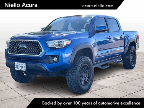 Used 2018 Toyota Tacoma TRD Off-Road w/ Technology Package image 1