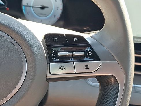 Used 2023 Hyundai Elantra SEL w/ Convenience Package FWD image 10