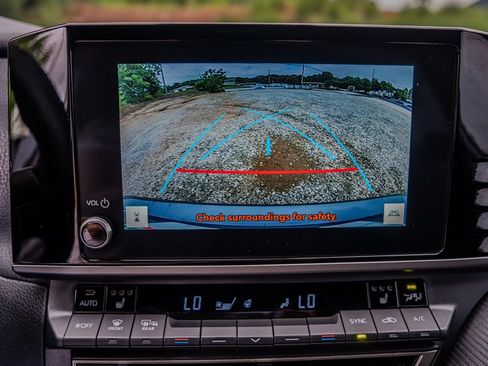 Used 2025 Toyota Camry SE w/ Convenience Package AWD/4WD image 21