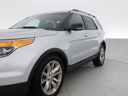 Used 2013 Ford Explorer XLT AWD/4WD image 12