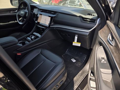 New 2026 Jeep Grand Cherokee L Limited w/ Limited Altitude Package RWD image 7