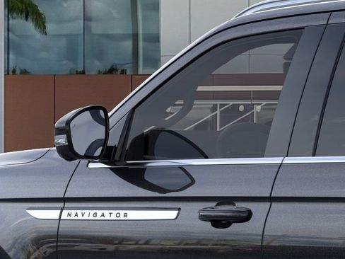 New 2026 Lincoln Navigator Premiere AWD/4WD image 49