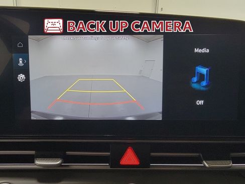 Used 2024 Hyundai Elantra SEL FWD image 23