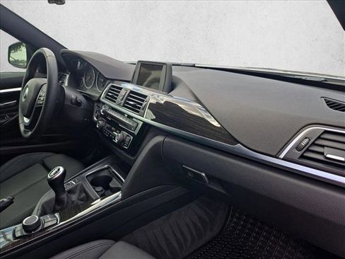 Used 2017 BMW 330i Sedan RWD image 19
