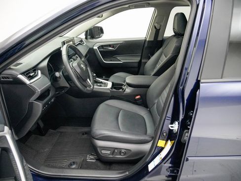 Used 2021 Toyota RAV4 XLE Premium image 15