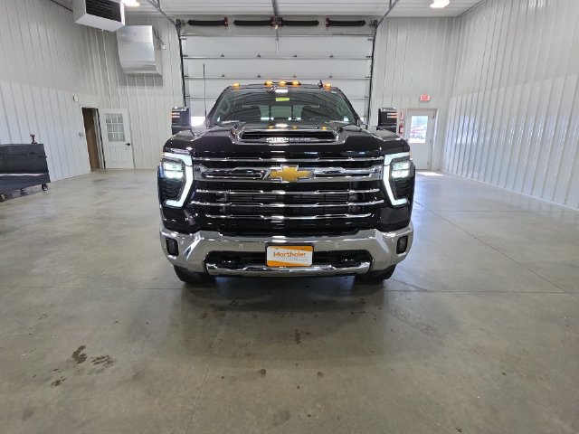 Used 2026 Chevrolet Silverado 3500 LTZ w/ LTZ Plus Package AWD/4WD image 3