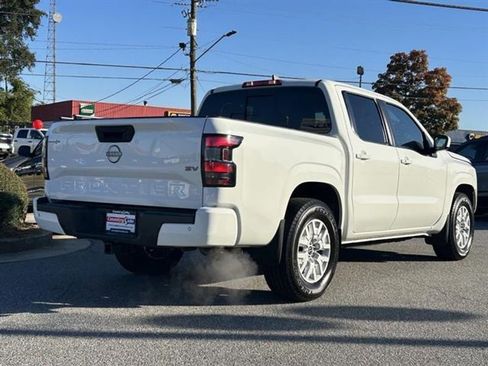 Used 2023 Nissan Frontier SV w/ SV Convenience Package image 6