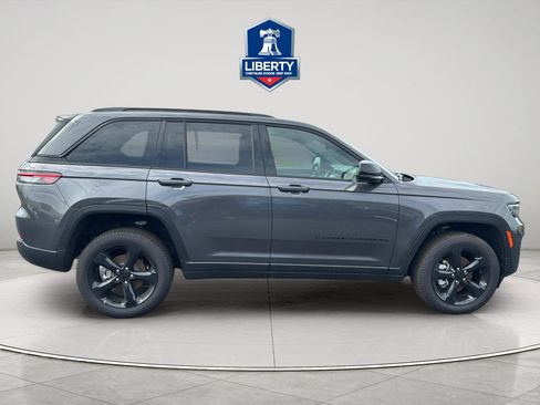 New 2025 Jeep Grand Cherokee Limited w/ Black Appearance Package AWD/4WD image 14