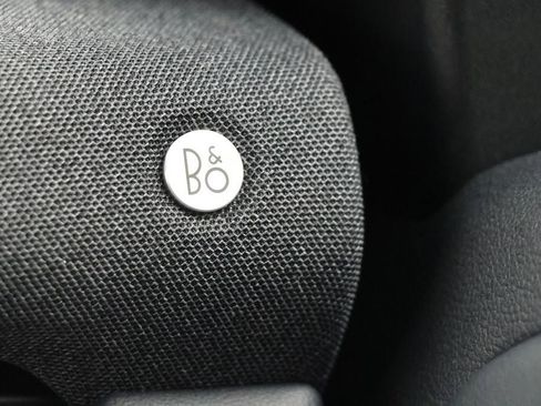 Used 2025 Ford Explorer ST-Line w/ ST-Line Street Pack image 25