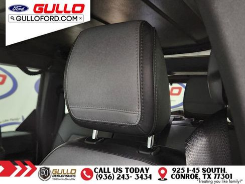 Used 2022 Ford Bronco Everglades image 17