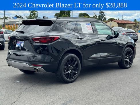 Used 2024 Chevrolet Blazer LT w/ Sound & Technology Package FWD image 7
