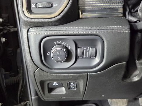 Used 2019 RAM 1500 Limited w/ Advanced Safety Group AWD/4WD image 18