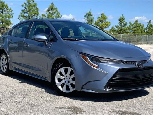 Used 2024 Toyota Corolla LE FWD image 3