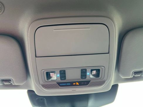 Used 2023 Ford Explorer XLT w/ Equipment Group 202A AWD/4WD image 40