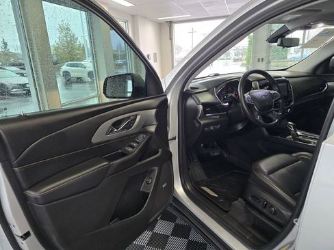 Used 2021 Chevrolet Traverse RS image 19