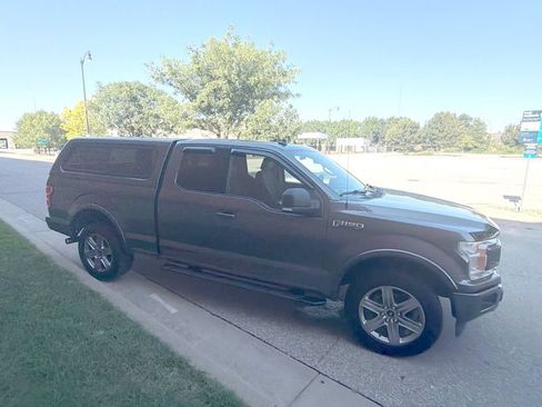 Used 2018 Ford F150 XLT w/ Equipment Group 302A Luxury AWD/4WD image 4