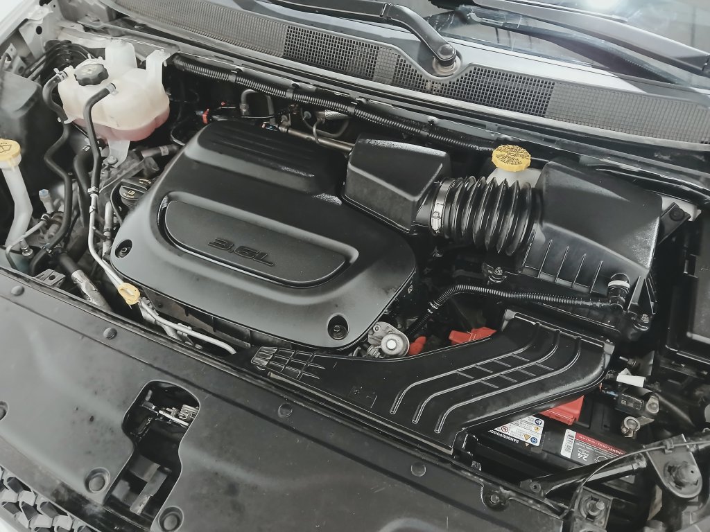 Used 2024 Chrysler Pacifica Touring-L FWD image 30