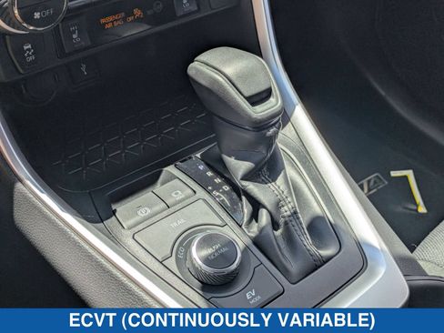 Used 2022 Toyota RAV4 XLE w/ Convenience Package AWD/4WD image 25