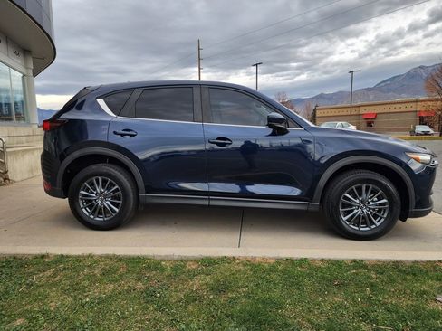 Used 2021 MAZDA CX-5 Touring image 4