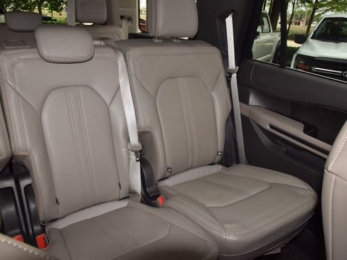 Used 2021 Ford Expedition Limited RWD image 22