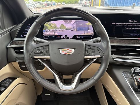 Used 2023 Cadillac Escalade ESV Premium Luxury AWD/4WD image 11