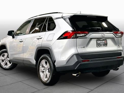 Used 2025 Toyota RAV4 XLE AWD/4WD image 12