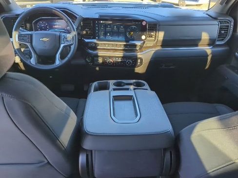 Used 2025 Chevrolet Silverado 2500 LT w/ Convenience Package image 16