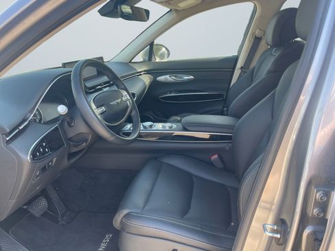 Used 2025 Genesis GV70 2.5T image 10