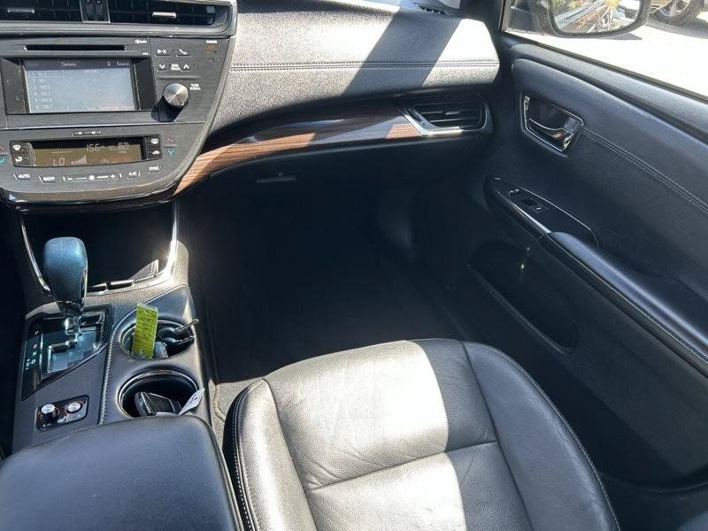 Used 2015 Toyota Avalon XLE w/ Preferred Accessory Package FWD image 12