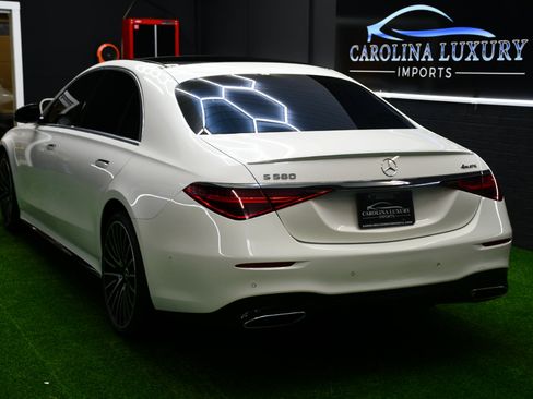 Used 2022 Mercedes-Benz S 580 4MATIC Sedan image 2