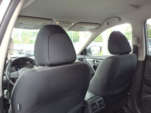 Certified 2020 Nissan Rogue SV image 18