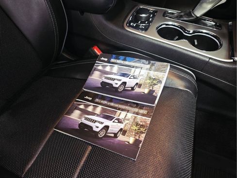 Used 2019 Jeep Grand Cherokee Overland AWD/4WD image 72