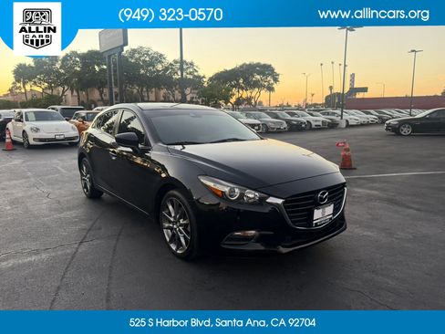Used 2018 MAZDA MAZDA3 Touring FWD image 3