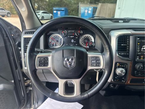 Used 2018 RAM 1500 Laramie image 26