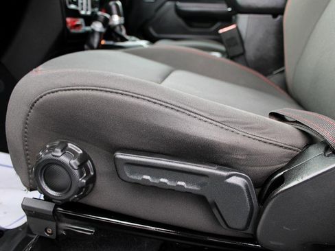 Used 2018 Jeep Wrangler Rubicon image 15