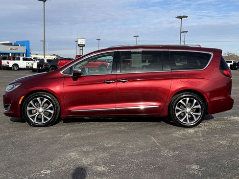 Used 2019 Chrysler Pacifica Limited w/ Advanced Safetytec Group image 7
