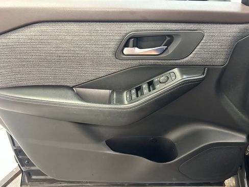 Used 2023 Nissan Rogue SV AWD/4WD image 4