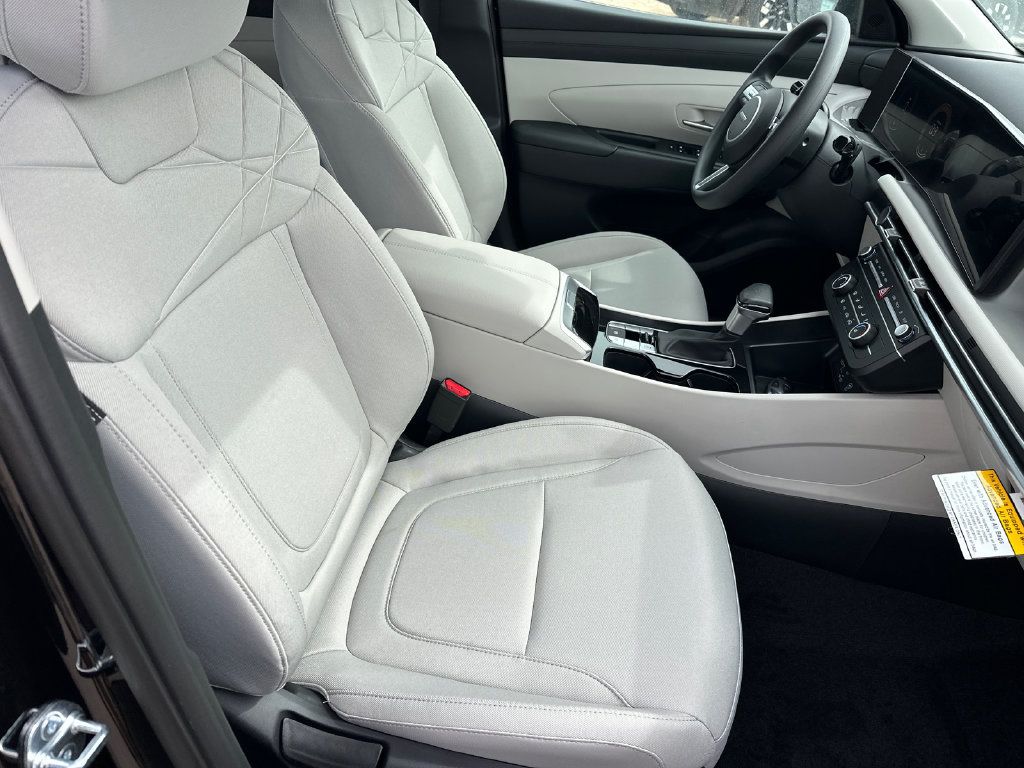 Certified 2026 Hyundai Tucson SE FWD image 13