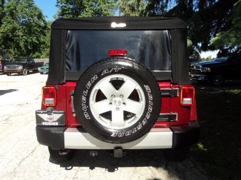 Used 2012 Jeep Wrangler Unlimited Sahara w/ Connectivity Group image 6